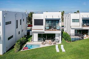 Harbor Island Beach Club by Villatel
