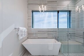 Harbor Island Beach Club by Villatel