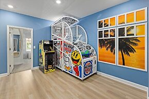 Harbor Island Beach Club by Villatel