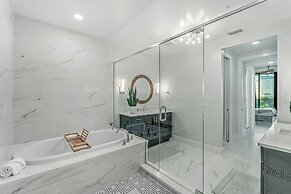 Harbor Island Beach Club by Villatel