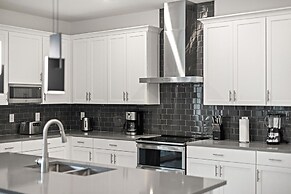 Harbor Island Beach Club by Villatel