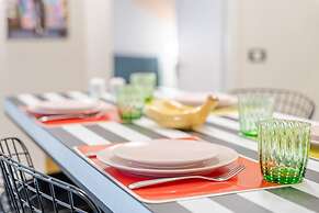 Acropolis Pop Art Apartment