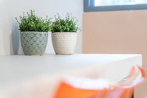 Acropolis Pop Art Apartment