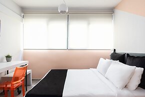 Acropolis Pop Art Apartment