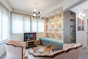 Acropolis Pop Art Apartment