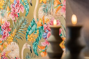 Acropolis Pop Art Apartment