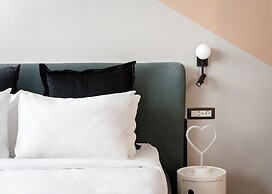 Acropolis Pop Art Apartment