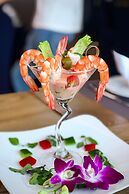 Cat Ba Paradise Hotel - Sky Bar & Massage