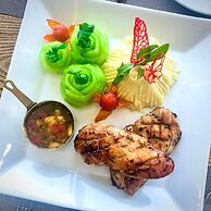 Cat Ba Paradise Hotel - Sky Bar & Massage