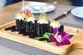 Cat Ba Paradise Hotel - Sky Bar & Massage