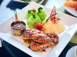 Cat Ba Paradise Hotel - Sky Bar & Massage