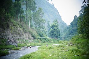 Kainaat A Riverside Homestay