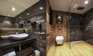 Treebo Premium Savera Inn