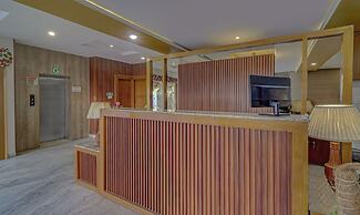 Treebo C1 Taj Nirvana