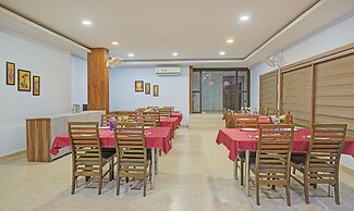Itsy Hotels Sidhartha Residency