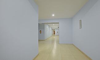 Itsy Hotels Sidhartha Residency
