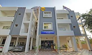 Itsy Hotels Sidhartha Residency