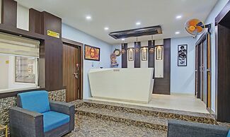 Itsy Hotels Sidhartha Residency