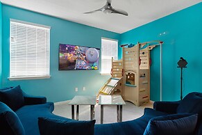 Villatel at Solara Resort - 8BRs