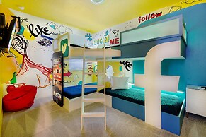 Villatel at Solara Resort - 8BRs