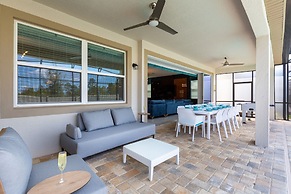 Villatel at Solara Resort - 8BRs