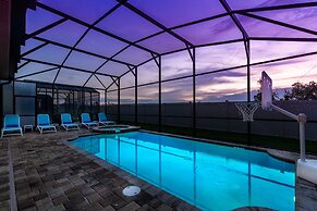 Villatel at Solara Resort - 8BRs