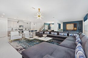 Villatel at Solara Resort - 8BRs