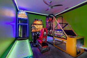 Villatel at Solara Resort - 8BRs