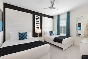 Solterra Resort - Luxury 10 Bedroom Homes