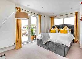 Modern Apartment in London