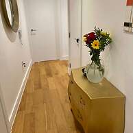 Modern Apartment in London