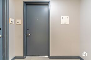 Downtown Miami Condos by Lua Host