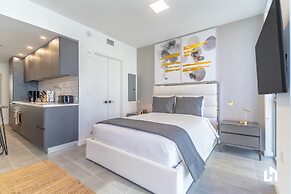 Downtown Miami Condos by Lua Host