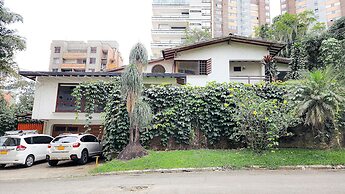 Luxury Villa In Provenza