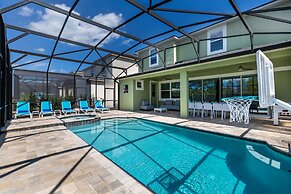 Solara Resort - Luxury 9 Bedroom Homes