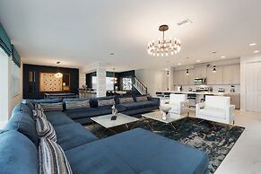 Solara Resort - Luxury 9 Bedroom Homes