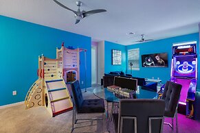 Solara Resort - Luxury 9 Bedroom Homes