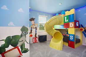 Solara Resort - Luxury 9 Bedroom Homes