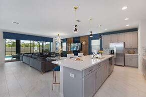 Solara Resort - Luxury 9 Bedroom Homes