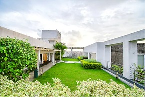 Goroomgo Indeedcare Hotel & Resorts Kolkata