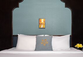 La Pandora Boutique Cruise