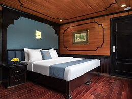 La Pandora Boutique Cruise