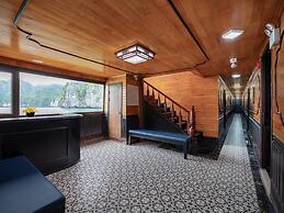 La Pandora Boutique Cruise