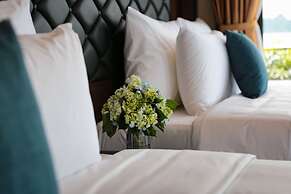 La Pandora Boutique Cruise