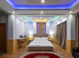 Dee Grand Marq Hotel