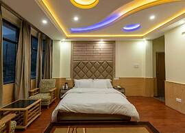 Dee Grand Marq Hotel