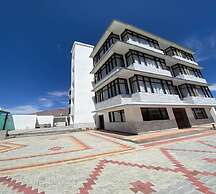 Dee Grand Marq Hotel