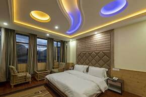 Dee Grand Marq Hotel