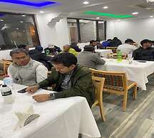 Dee Grand Marq Hotel