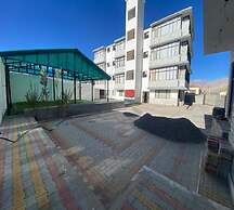 Dee Grand Marq Hotel